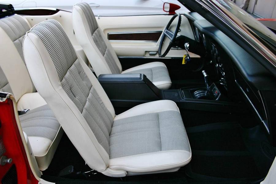 Интерьер Ford Mustang Convertible (76D) 1973 года  (фото 23 из 24)